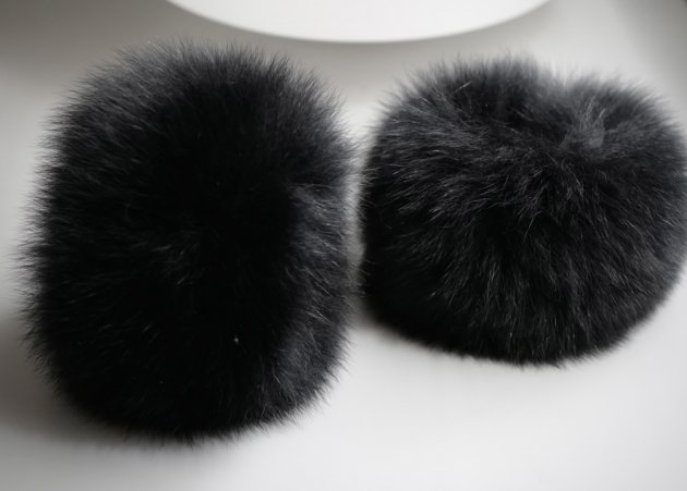 黑色(Black)